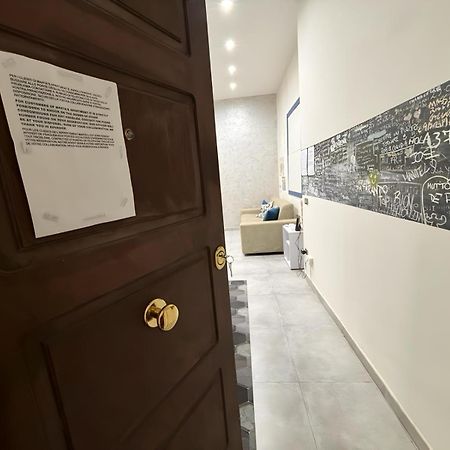 Marta'S Apartment เนเปิลส์ ภายนอก รูปภาพ