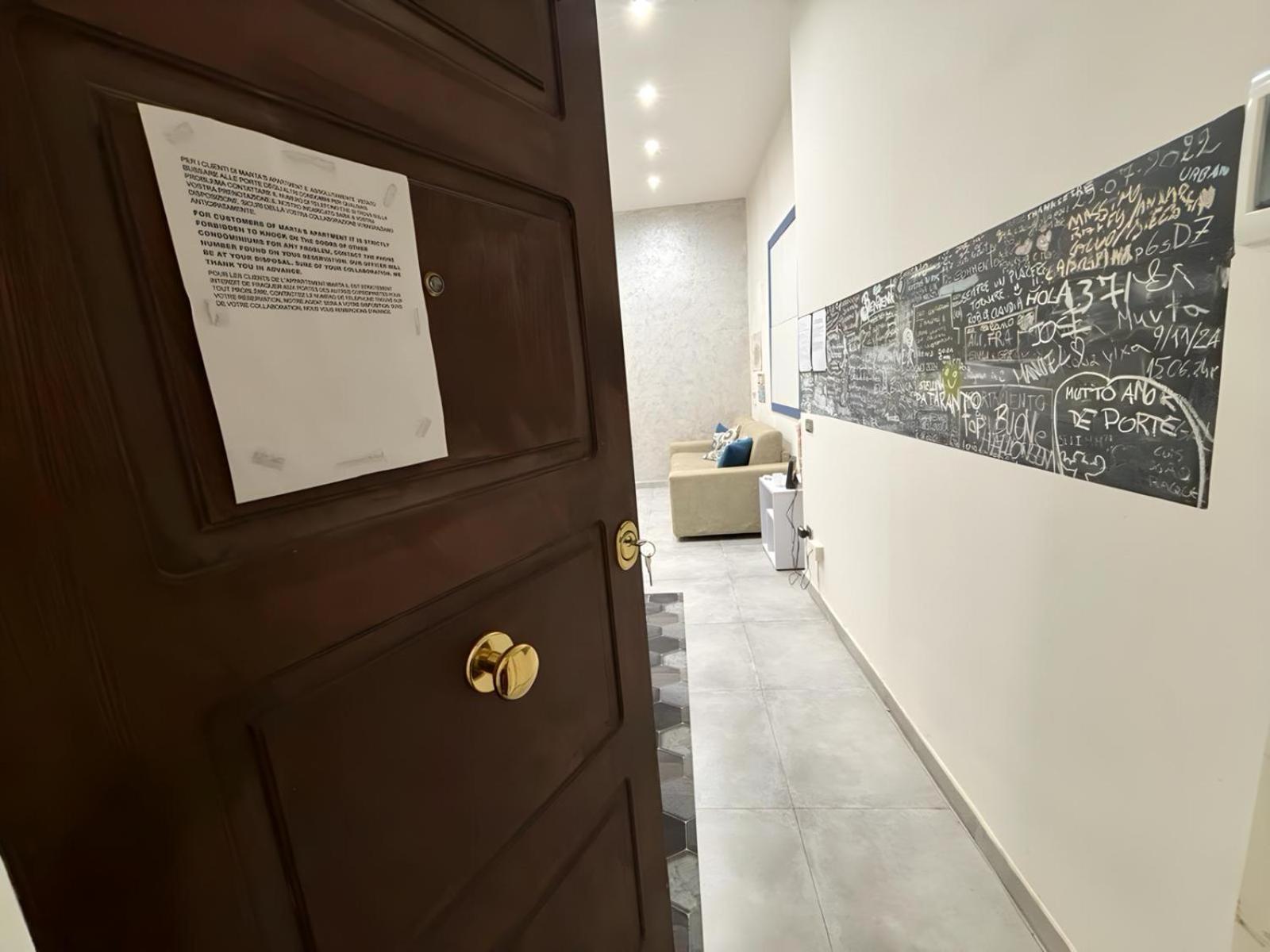 Marta'S Apartment เนเปิลส์ ภายนอก รูปภาพ