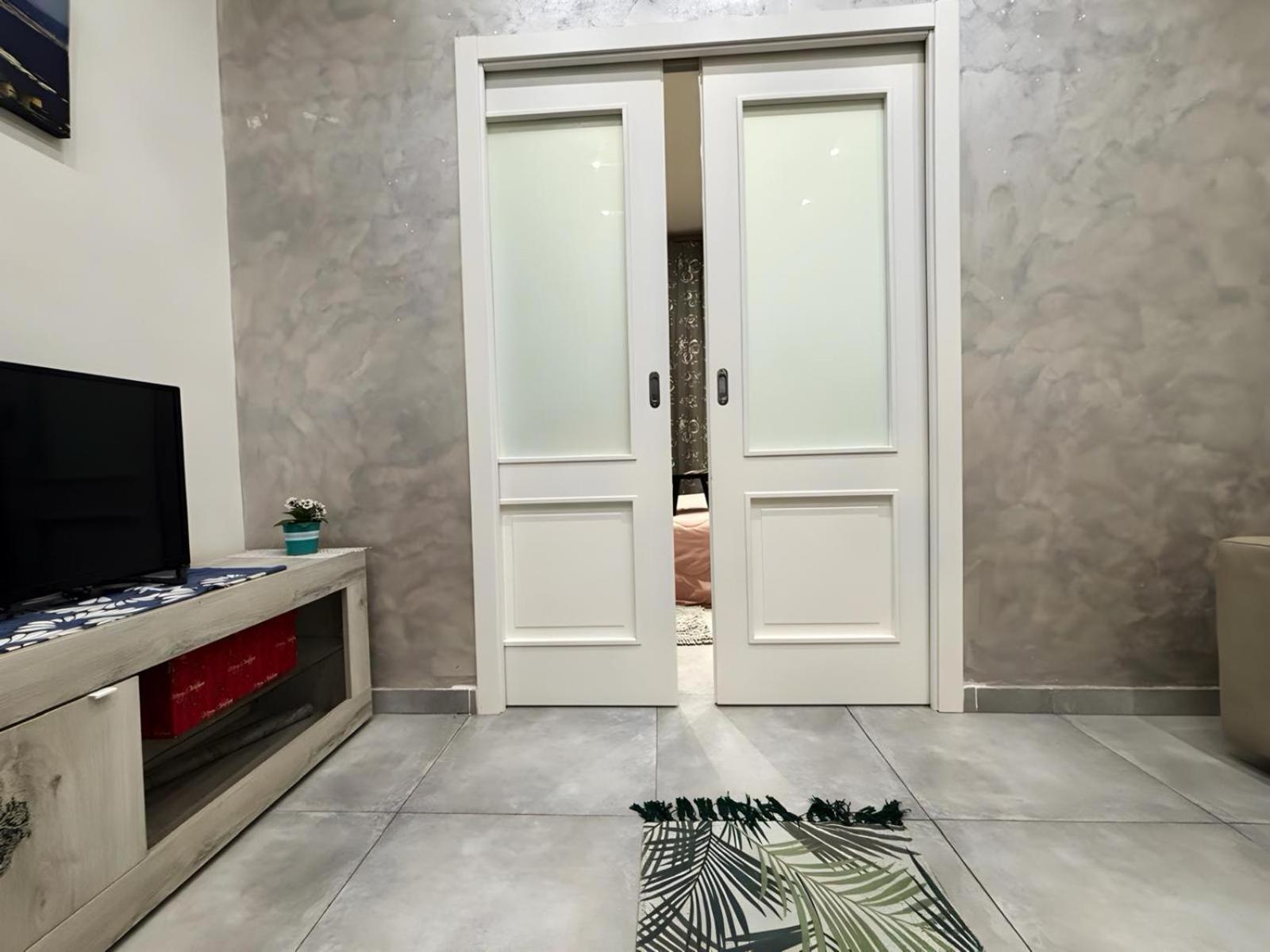 Marta'S Apartment เนเปิลส์ ภายนอก รูปภาพ